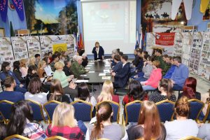 В Астрахани прошел круглый стол «Герои и их подвиги: славные страницы в истории страны»